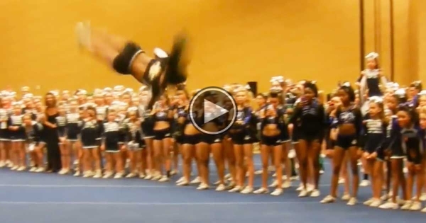 When This Cheerleader Started Her Routine, Nobody Expected To See This..WOW