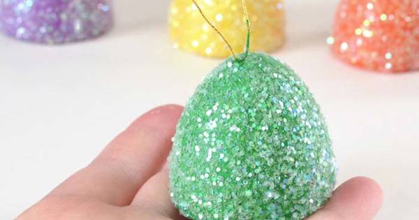 Making Your Own Christmas Ornaments Can Be A Deliciously Simple Process, Like This